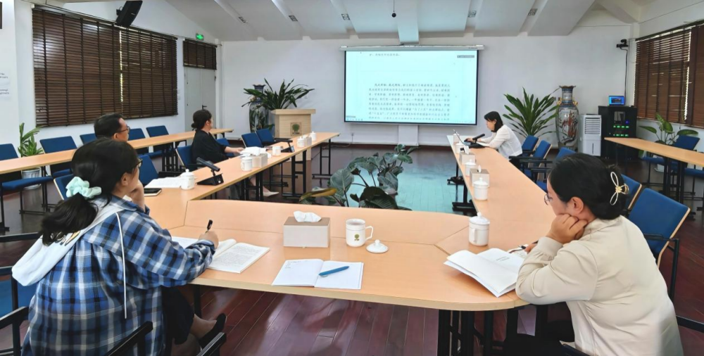 财务处党小组召开树立和践行正确政绩观学习教育专题学习会